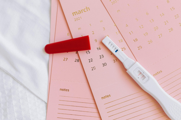 «Месячные начались, а тест показывает, что беременна» — гинеколог о том, что это значит