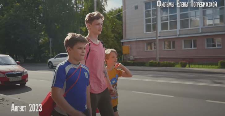 Как сейчас живет Даниил Романенков из Смоленска, который в 20 лет забрал младших братьев из детдома