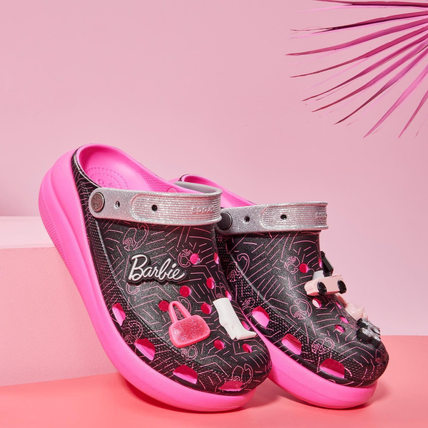 Crocs выпустили обувь в стиле Барби