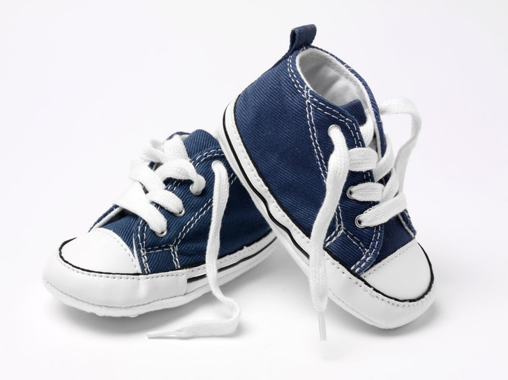 как выбрать первую детскую обувь