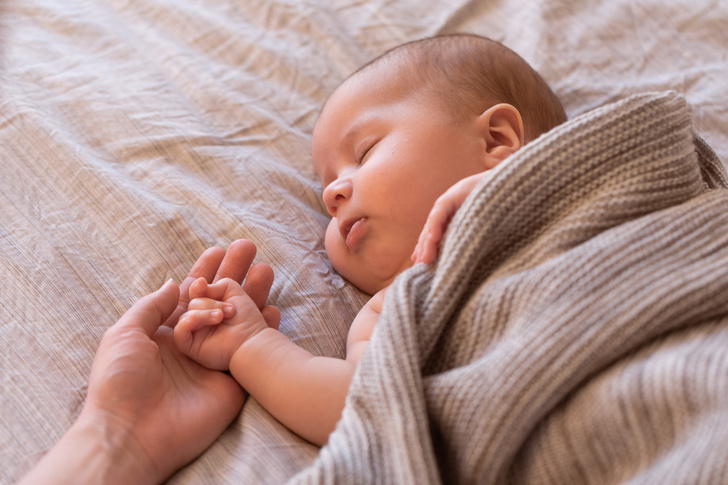«Время пробуждения важнее»: специалисты рассказали, как наладить режим сна ребенка