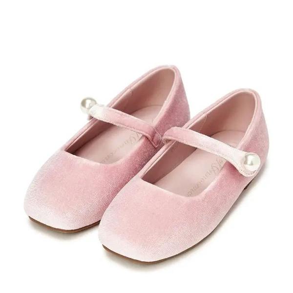 Где купить туфли, как у принцессы: 11 пар самой красивой обуви для девочек