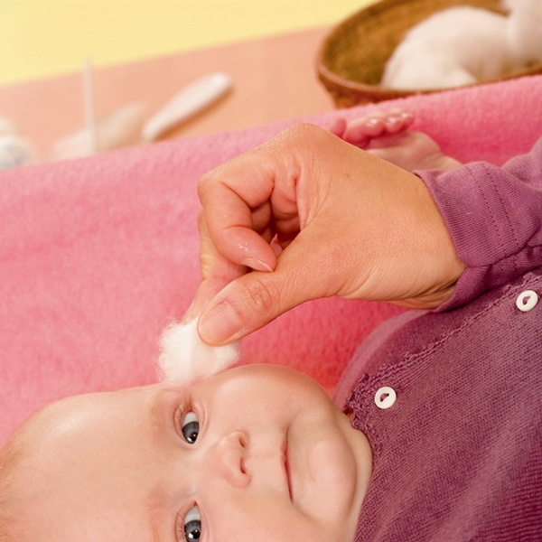 Как ухаживать за личиком новорожденного: пошаговая инструкция